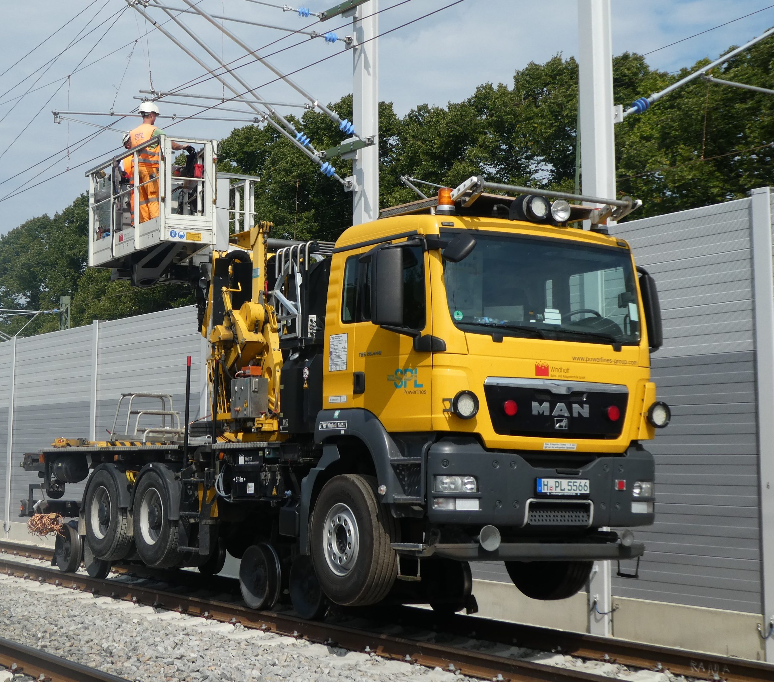 Powerlines Schienen-LKW